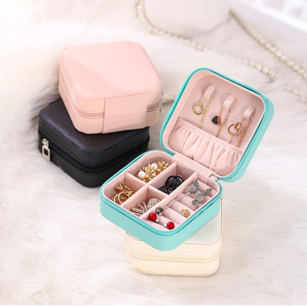 Giftora Leather Mini Jewelry Travel Case | Small Portable Jewelry Organizer Box for Rings, Earrings & Necklaces | Perfect Gift for Women & Girls (Pink) |