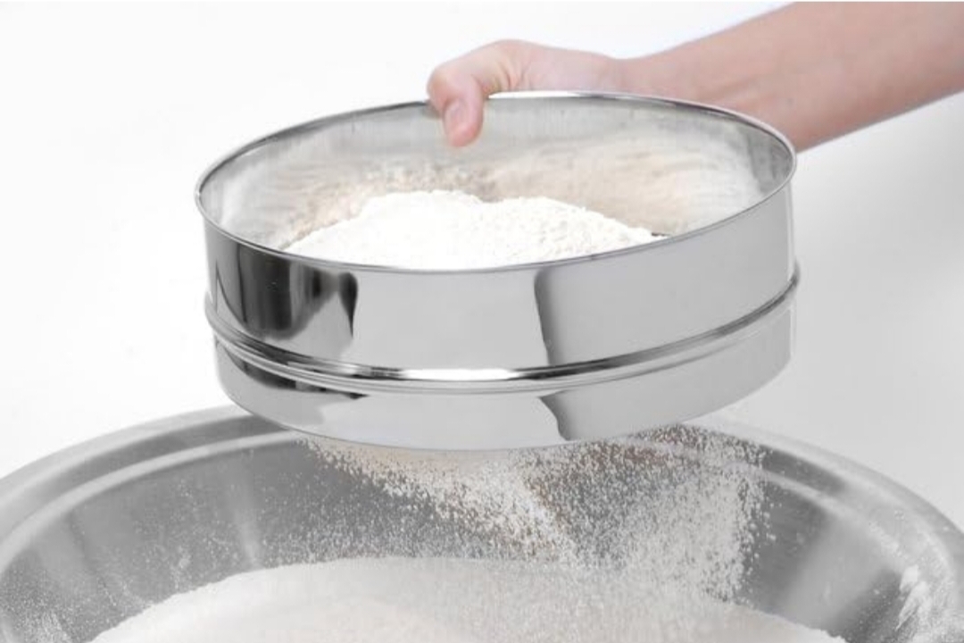 Giftora 2-Piece Stainless Steel Flour Sifter Set | Ultra-Fine Mesh Flour Sieve & Handheld Kitchen Strainer for Baking, Tea, Sauces & Lump-Free Mixing